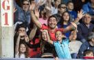 Fotos del búscate en la grada del Osasuna Femenino-Alavés