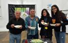Las XXV Jornadas de exaltación y fiestas de la verdura de Tudela y su Ribera han vuelto a reunir a un numeroso público alrededor de este programa gastronómico. La cámara de ¡Click! se acercó a compartir con los tudelanos una de las degustaciones populares programadas, que se celebró el 28 de abril en la carpa instalada por La Orden del Volatín.