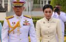 El rey de Tailandia concede un indulto masivo antes de su coronación