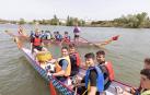 Tudela se sumó este martes, 7 d emayo, a la moda del Dragon Boat, un deporte que se practica con canoas decoradas con cabezas de dragón.