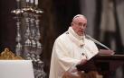 El papa Francisco celebra una misa en la basílica de San Pedro, en El Vaticano.