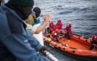 El pesquero español 'Nuestra Madre de Loreto' entrega a Malta a los 11 migrantes rescatados