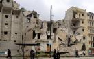 Entre escombros, año y medio después de que el ejército haya recuperado los barrios orientales de Alepo, la vida se asoma tímidamente. Aquí, durante cuatro años, cinco meses y tres días los combates segaron la vida de más de 30.000 personas. Muchos refugiados y desplazados vivían en las casas que ilustra este reportaje.