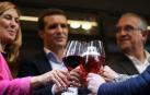 Imágenes del acto electoral del líder del PP, Pablo Casado, junto al candidato a la alcaldía de Pamplona de Navarra Suma, Enrique Maya, en Pamplona.
