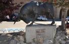 Amputan la oreja y el cuerno  a la escultura del toro con soga de Lodosa