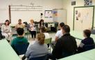 Siete voluntarios leen relatos a pacientes ingresados en el CHN