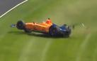 Así ha sido el accidente de Fernando Alonso en los libres de Indianápolis