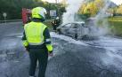 Arde un coche en la rotonda de acceso a Lekunberri