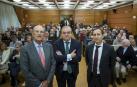 Miguel Canalejo, de Institución Futuro, junto a los periodistas Miguel Ángel Belloso y Carlos Cuesta.