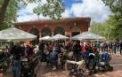 Fiesta en el bar Media Luna de Pamplona para inaugurar la temporada