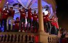 Cántico de los jugadores de Osasuna en la Plaza del Castillo de Pamplona