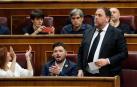 Por la república, por el planeta... Bronca al acatar la Constitución