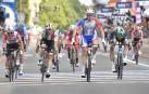 Demare se impone al sprint en la décima etapa y Conti mantiene el liderato