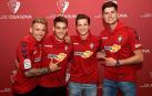 Endika Irigoien, en las celebraciones con Brandon, Olavide y Juan Pérez.