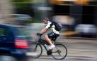 Diez ciclistas han sido denunciados en Pamplona por circular con auriculares