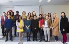 Emprendedores y mentores participantes en el programa Entryway junto con representantes del Servicio Navarro de Empleo y Eva Fontecha, responsable del proyecto de la Cámara de Comercio de Navarra.