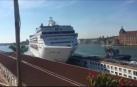 Así fue el impacto de un crucero contra un barco en un canal de Venecia