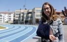 Leyre de la Rúa, con el brazo lesionado, en las pistas de Larrabide. La atleta navarra estará cuatro meses fuera de las competiciones.