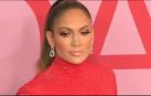Jennifer Lopez recibe el premio 'Icono de la Moda 2019'