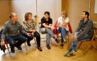 Vecinos afectados. Desde la izquierda, Óscar Santesteban Resano; Asun Chueca; Amaia Barrena Arana, María Ángeles García Medina y David San Miguel Raimundi, durante la asamblea de ayer.