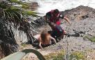 Rescatan a cinco menores atrapados en una cala de Oropesa