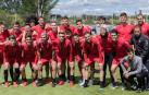Plantilla y cuerpo técnico de Osasuna, tras el último entrenamiento de la temporada en Tajonar.