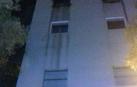 Fachada del edificio donde se ha producido el incendio en Santa Coloma de Gramenet.