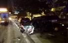 El coche, golpeado en la cuesta de la Avenida de Navarra en San Jorge.