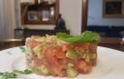 Tartar de aguacate, tomate y gambas
