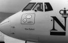 El emblema de Líneas Aéreas Navarras en el fuselaje de un avión.