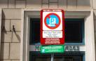 Finalizan los trabajos de señalización de las nuevas plazas rojas en el Ensanche