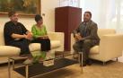 Maiorga Ramirez y su compañera Laura Aznal, con Unai Hualde.