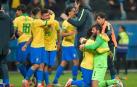 Los jugadores brasileños celebran su clasificación.
