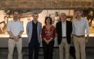 La consejera Ana Herrera junto a los comisiarios de la exposición y responsables del Archivo Real y General de Navarra.