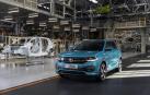 La dirección y la mayoría del comité de Volkswagen Navarra firman el acuerdo para el tercer modelo