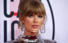 Taylor Swift, con cuatro galardones incluyendo la categoría reina de artista del año, y la latina Camila Cabello, ganadora de otro póker de reconocimientos, reinaron en los premios