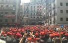 Salida de los gaiteros desde el Ayuntamiento en el chupinazo 2019
