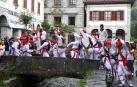 Por primera vez en más de seis siglos, tres  mujeres han formado parte del grupo de ezpatadantzaris que bailaron el Zubigainekoa para festejar San Fermín en Lesaka