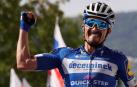 El francés Alaphilippe logra el triunfo en Épernay y se viste de amarillo
