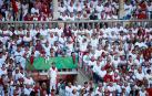 Público asistente a la Plaza de Toros de Pamplona durante la tercera corrida de la Feria del Toro 2019 con la ganadería de José Escolar para los diestros Fernando Robleño, Javier Castaño y Pepe Moral.