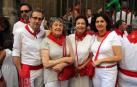 El día grande de las fiestas de San Fermín, el 7 de julio, los pamploneses acudieron a la cita con el santo y le rindieron honores durante la tradicional procesión que, desde la iglesia de San Lorenzo, recorre las principales calles del casco antiguo de Pamplona. Uno de los actos más emotivos y queridos por los vecinos de la capital navarra.