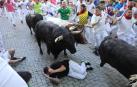 Imágenes del cuarto encierro de los sanfermines 2019 protagonizado por toros de Jandilla.