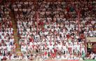 Público asistente a la Plaza de Toros de Pamplona durante la sexta corrida de la Feria del Toro 2019 con la ganadería de Núñez del Cuvillo para los diestros Cayetano Rivera, Miguel Ángel Perera y Antonio Ferrera.