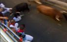 'Palmero' ha propiciado los momentos de mayor riesgo de la carrera cuando ha embestido a un grupo de mozos en la Cuesta de Santo Domingo. Ha dejado una herida por asta en la pierna izquierda a un mozo