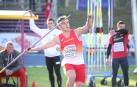 Manu Quijera, en jabalina, y Ioseba Fernández, en 100 m., cerca del podio