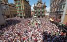 Fotos de la despedida de la Comparsa de Gigantes y Cabezudos en la plaza Consistorial en San Fermín 2019