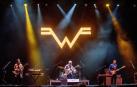Weezer tira de clásicos para animar la última noche del Bilbao BBK Live