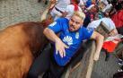 'Rabanero' siembra de cornadas el encierro de Miura tras caer y correr solo desde Mercaderes