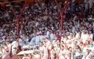 Público asistente a la Plaza de Toros de Pamplona durante la octava corrida de la Feria del Toro 2019 con la ganadería de Miura para los diestros Rafaelillo, Octavio Chacón y Juan Leal.