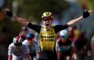 Van Aert, del Jumbo, cruza victorioso la meta de Albi.